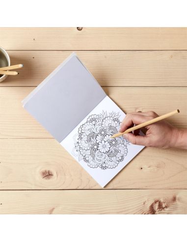 Mandalas / Carnet de Coloriage de Voyage pour Adultes / 24 Pages / Dimensions : 15 x15 cm