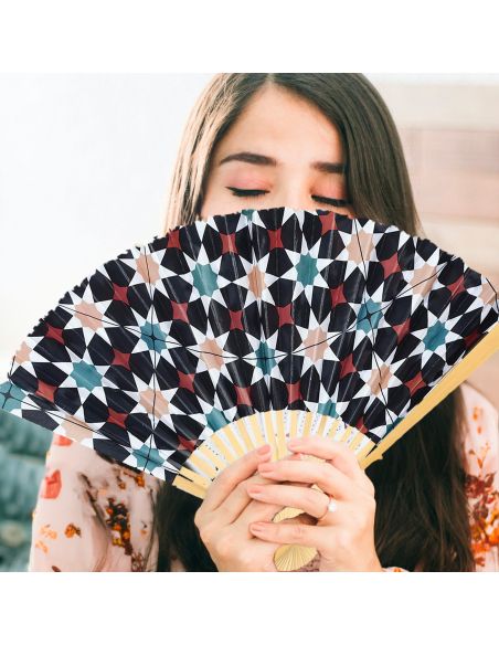 Eventail Patio en Bambou Motif Mandala - Dimensions : 44 x 25 cm