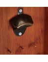 Jeu à Boire / Cadre Décapsuleur en Bois, Métal et PVC / Dimensions : 18 x 4 x 39,5 cm