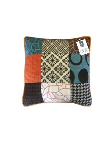Coussin en Patchwork Déhoussable / Dimensions : 40 x 40 x 10 cm