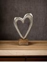 Coeur en Métal sur Socle en Bois / Dimensions : 17 x 11 x 5,5 cm