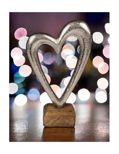 Coeur en Métal sur Socle en Bois / Dimensions : 17 x 11 x 5,5 cm