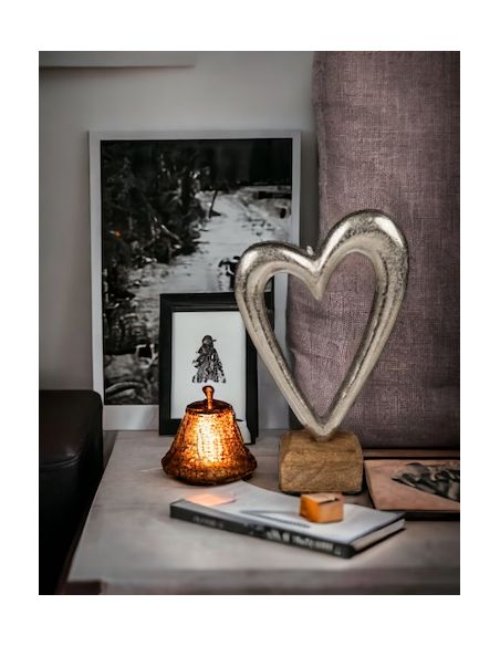 Coeur en Métal sur Socle en Bois / Dimensions : 17 x 11 x 5,5 cm
