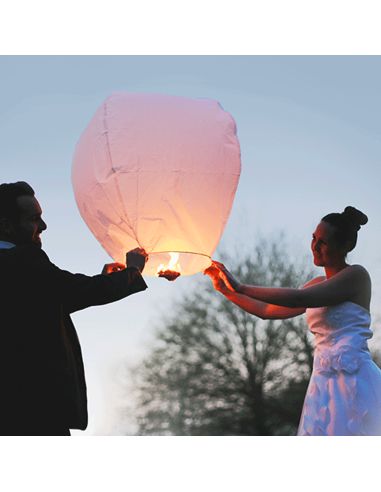 Lanterne Céleste - Matière : Papier Ignifugé Biodégradable - Dimensions : 84 x 45 cm