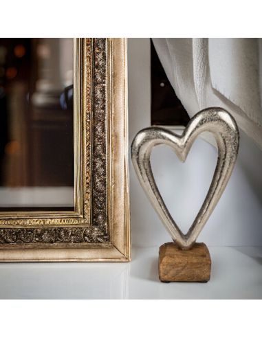 Coeur en Métal sur Socle en Bois / Dimensions : 17 x 11 x 5,5 cm