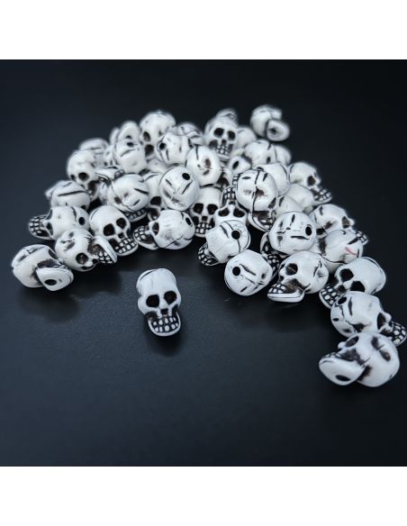 Lot de 50 Perles Mini Crânes en Plastique Halloween