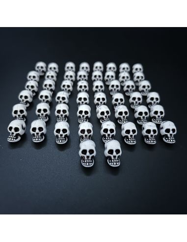 Lot de 50 Perles Mini Crânes en Plastique Halloween