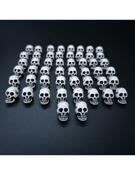 Lot de 50 Perles Mini Crânes en Plastique Halloween
