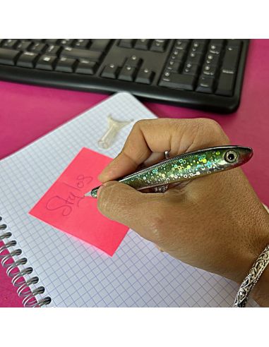 Accessoires de Bureau / Stylo à Bille Poisson / Modèle Aléatoire / Dimensions : 14 x 1 cm