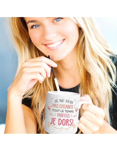 Mug "Je ne suis pas chiante..." - Dimensions : 11,5 x 8 x 9,7 cm