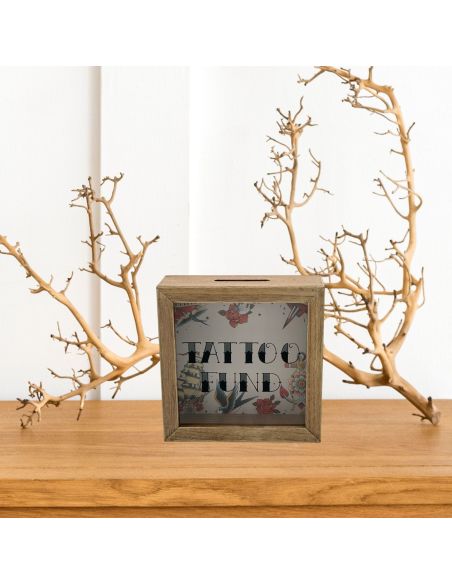 Tirelire en Bois et Verre " Tattoo Fund " - Dimensions : 18 x 18 x 7 cm - Disponible en 2 Modèles