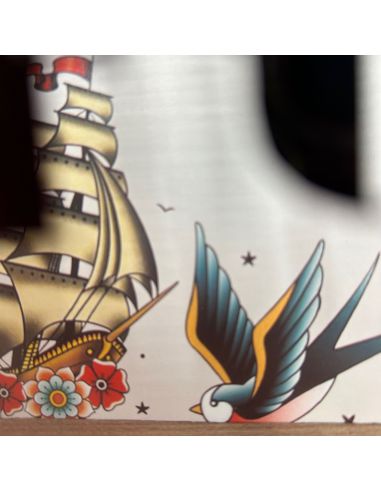 Tirelire en Bois et Verre " Tattoo Fund " - Dimensions : 18 x 18 x 7 cm - Disponible en 2 Modèles