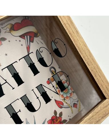 Tirelire en Bois et Verre " Tattoo Fund " - Dimensions : 18 x 18 x 7 cm - Disponible en 2 Modèles