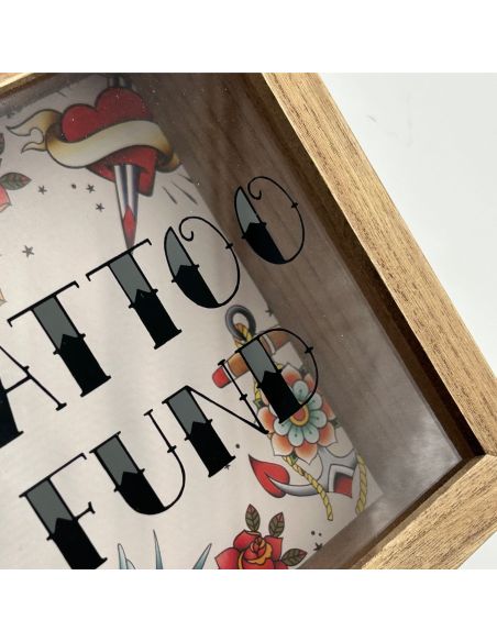 Tirelire en Bois et Verre " Tattoo Fund " - Dimensions : 18 x 18 x 7 cm - Disponible en 2 Modèles