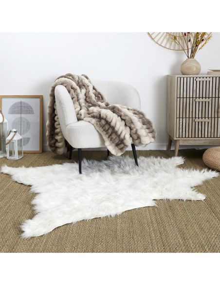 Tapis Imitation Fourrure "effet Peau de Bête " Blanc : L.158 x l. 120 x H.2 cm