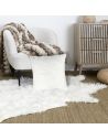Tapis Imitation Fourrure "effet Peau de Bête " Blanc : L.158 x l. 120 x H.2 cm