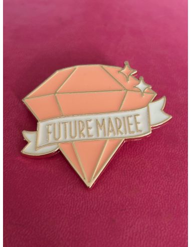 Broche EVJF "Future Mariée" - Dimensions : 4,5 x 5 cm