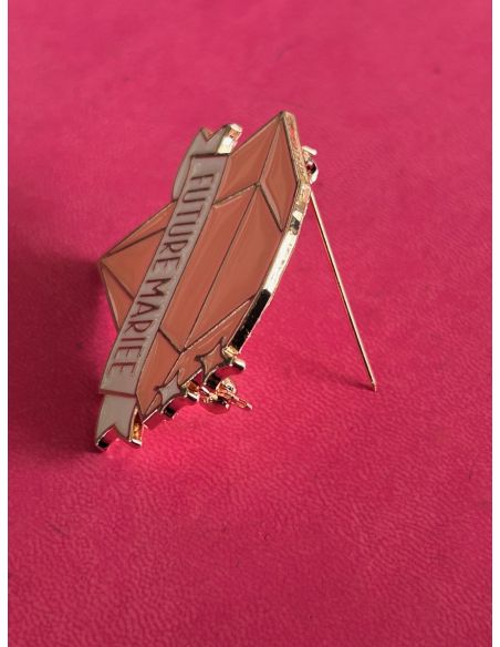 Broche EVJF "Future Mariée" - Dimensions : 4,5 x 5 cm