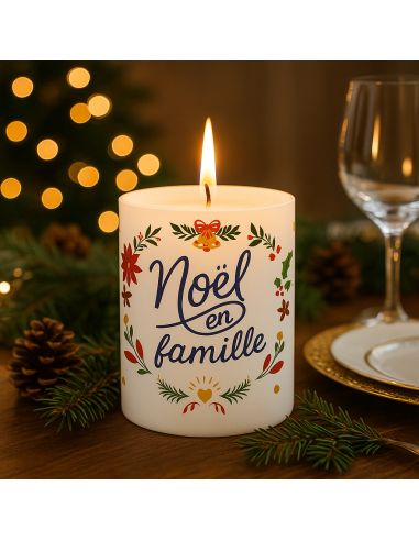 Bougie Ronde Parfumée " Noël en Famille " - Dimensions : 8 x 8 x 9,5 cm