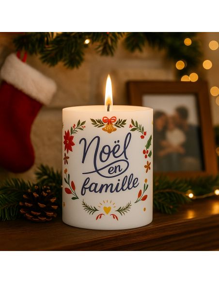 Bougie Ronde Parfumée " Noël en Famille " - Dimensions : 8 x 8 x 9,5 cm