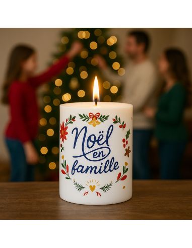 Bougie Ronde Parfumée " Noël en Famille " - Dimensions : 8 x 8 x 9,5 cm