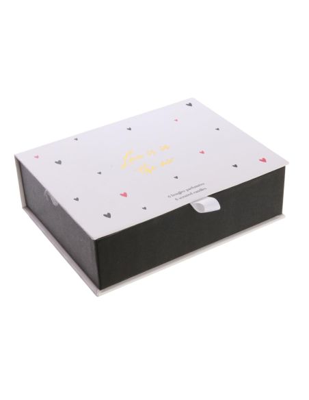 Coffret de 6 Bougies Mots d'Amour - Dimensions : 4.5 x 5.1 x 4.5 cm