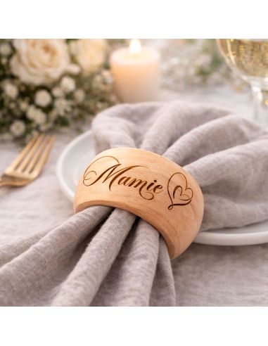Rond de serviette en bois naturel artisanal gravé "Mamie" – Design épuré