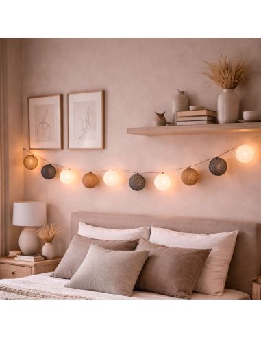 Guirlande Lumineuse 10 Boules Coton 170 cm - Décoration Intérieure Nomade à Piles